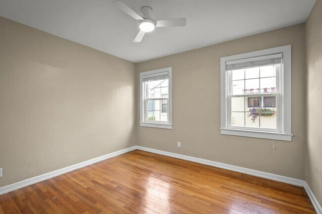 Building Photo - 4160 Marquette Ave