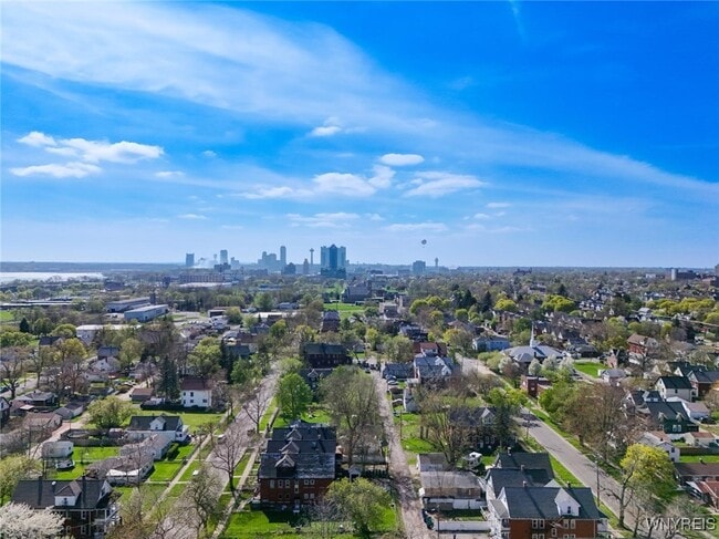 Building Photo - 1953 Falls St