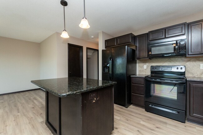 Building Photo - 11050 E Fawn Grove St