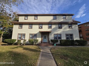 Building Photo - 1221 Riverside Ave