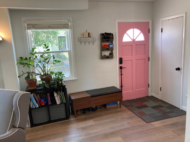 Building Photo - 19 Florence Ave