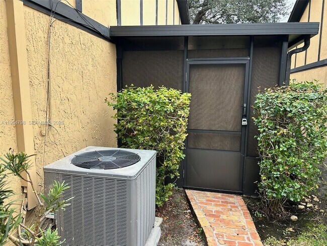 Building Photo - 9225 NW 49th Pl