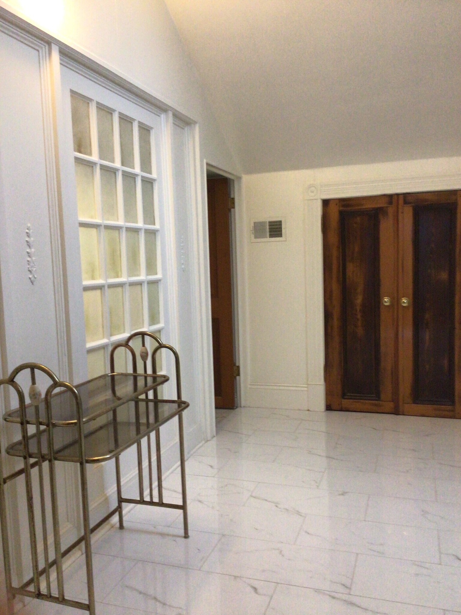 Building Photo - 519 Lowerline St