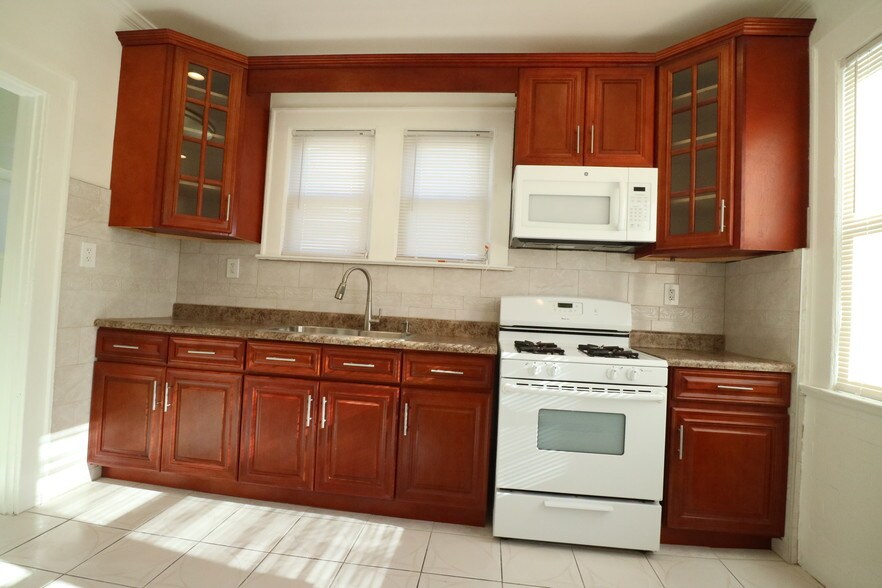 Building Photo - 90 Norman Rd