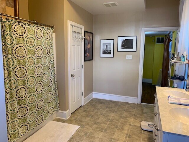 Building Photo - 1202 Penn St