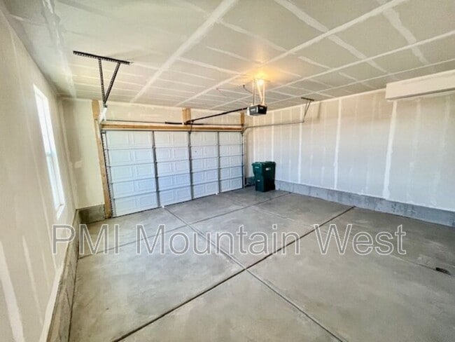 Building Photo - 1386 Copper Sky Dr