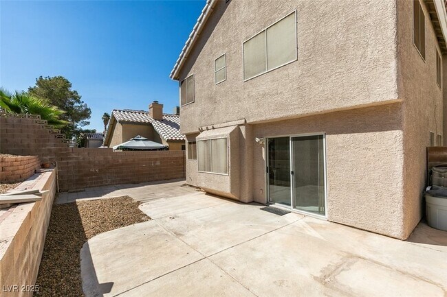 Building Photo - 1101 E Adelman Dr