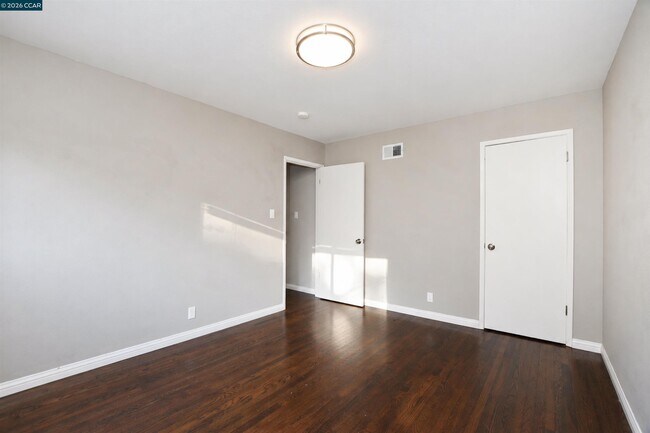 Building Photo - 3121 Alhambra Ave