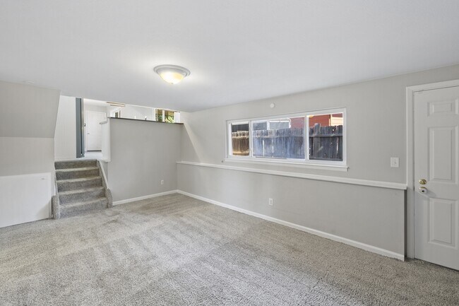 Building Photo - 1033 Turley Dr