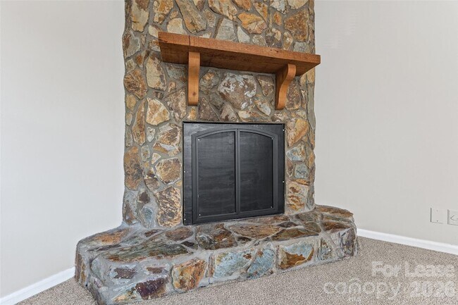 Building Photo - 5805 Hunting Ridge Ln