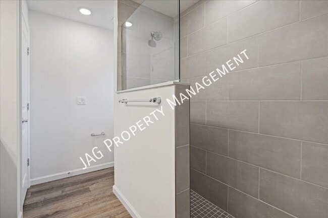 Building Photo - 233 Bird of Paradise Dr