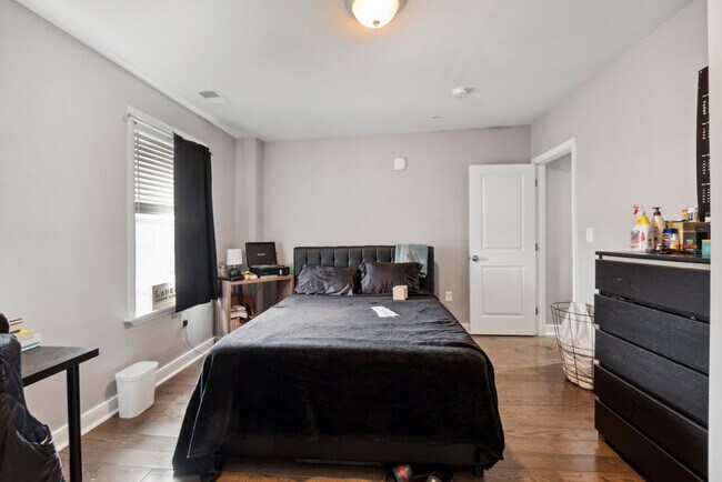 Building Photo - 4017 Eastern Ave