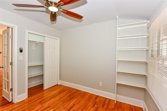 Building Photo - 410 Kenniston Dr