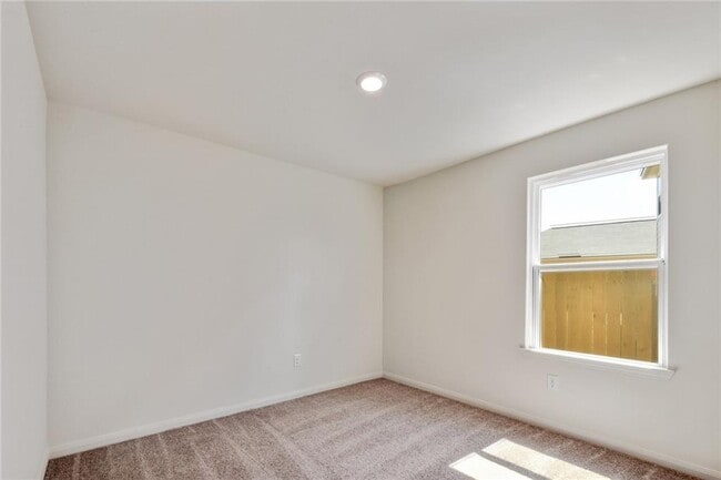 Building Photo - 140 Allington Cir