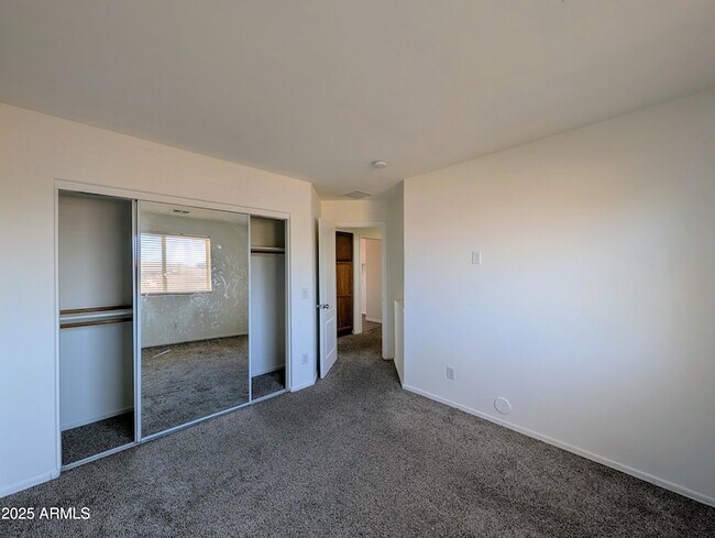 Building Photo - 3848 E Pollack St