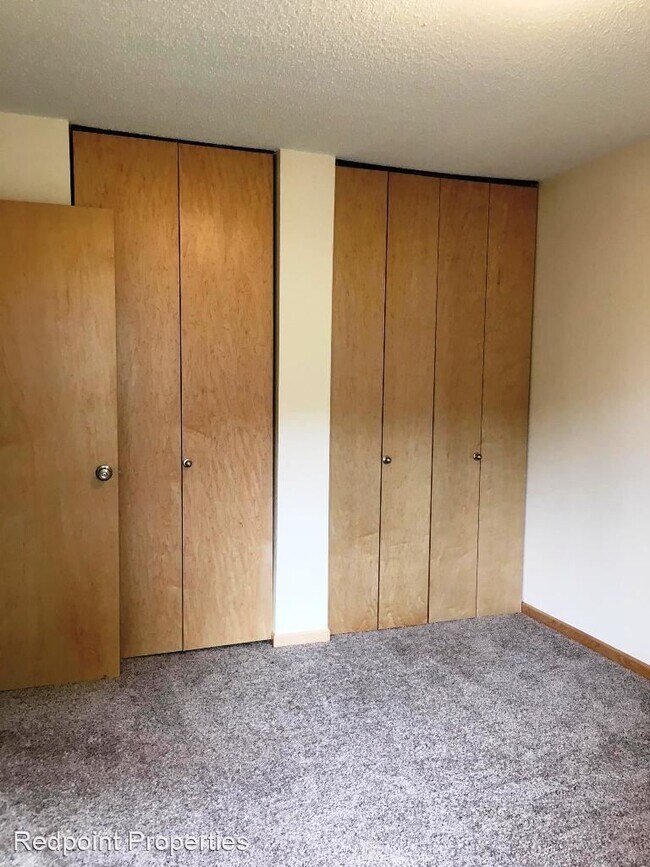 Building Photo - 902 15th St N