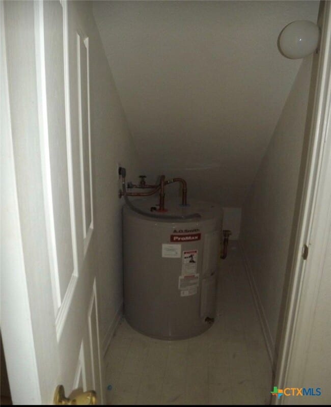 Building Photo - 3803 Ys Pak Ct