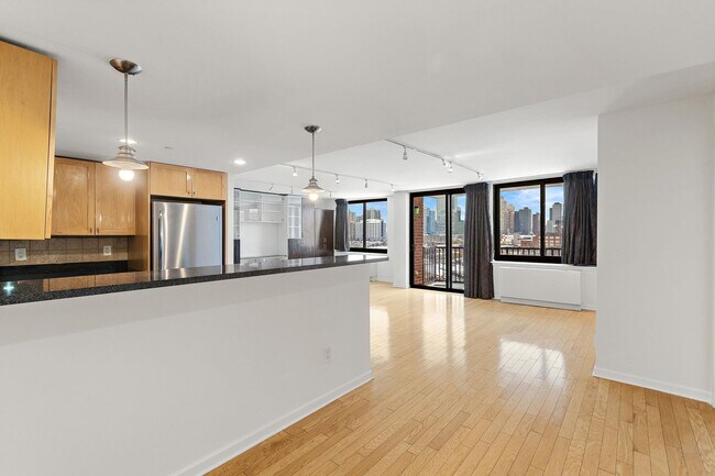 Building Photo - 700 Grove St