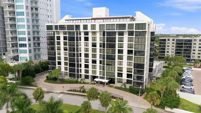 Building Photo - 707 S Gulfstream Ave