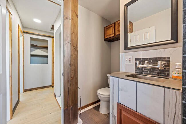 Building Photo - Updated 2 Bedroom Home in North Park Hill | Fresh Paint & Prime Denver Location