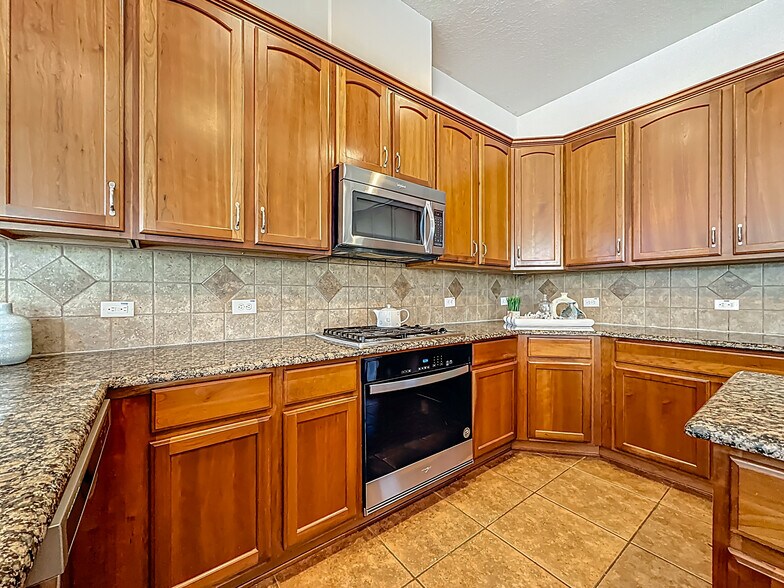 Building Photo - 20626 Longleaf Pine Ave