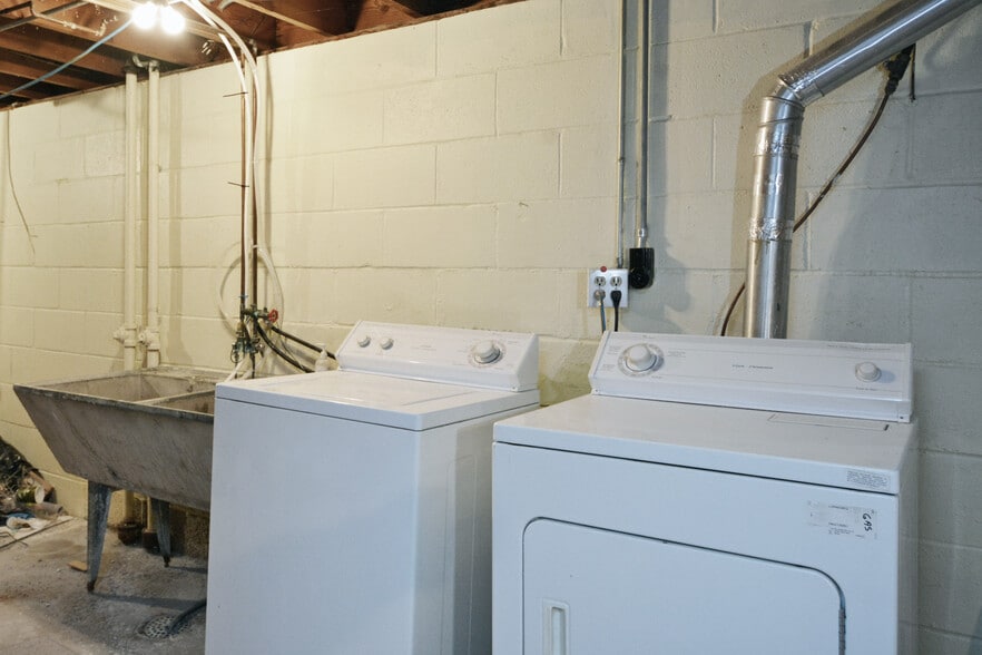 Washer Dryer in Unit - 5204 Grandview Ln