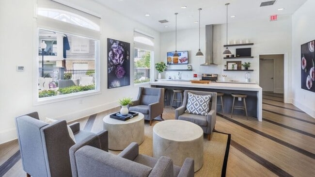 Building Photo - 14325 Plantation Park Blvd