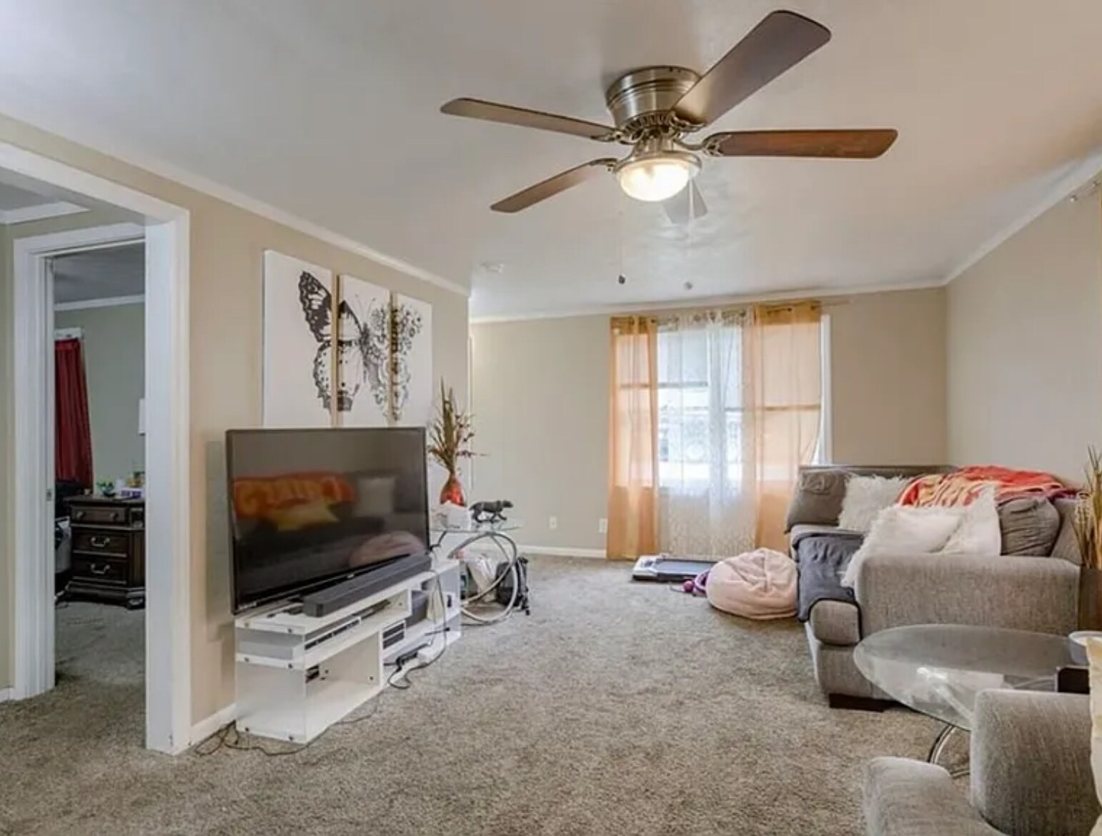 Building Photo - 617 S Lake Dr