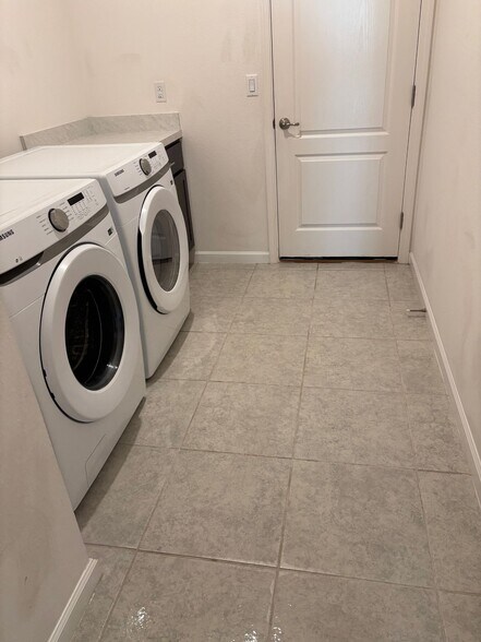 Building Photo - 50 Briarvue Ln