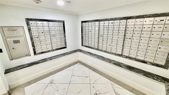 Building Photo - 531 N Ocean Blvd