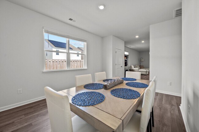 Building Photo - Home in Surf City