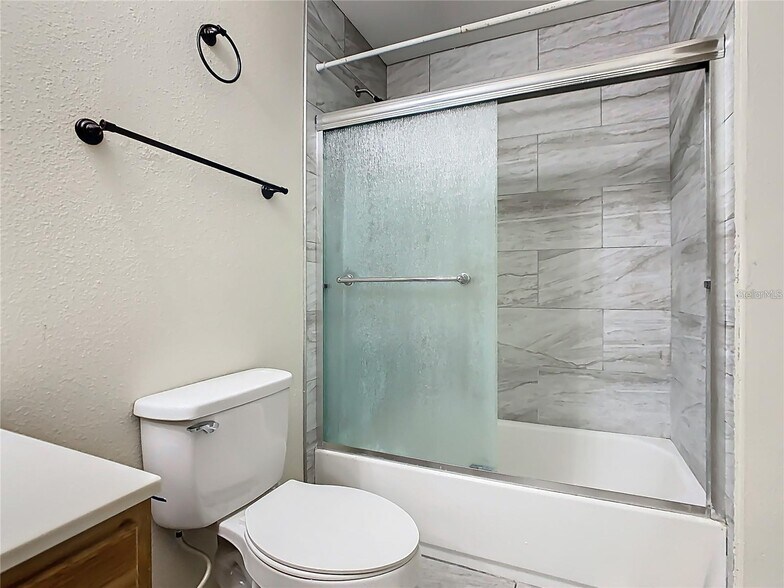 Building Photo - 3952 Warbler Dr