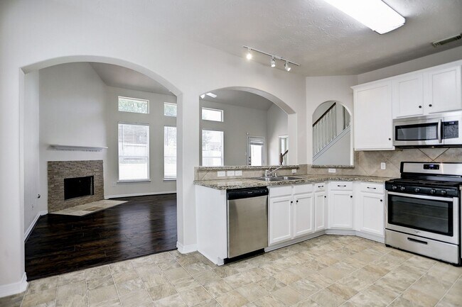 Building Photo - Move in ready Home in Conroe for Lease!