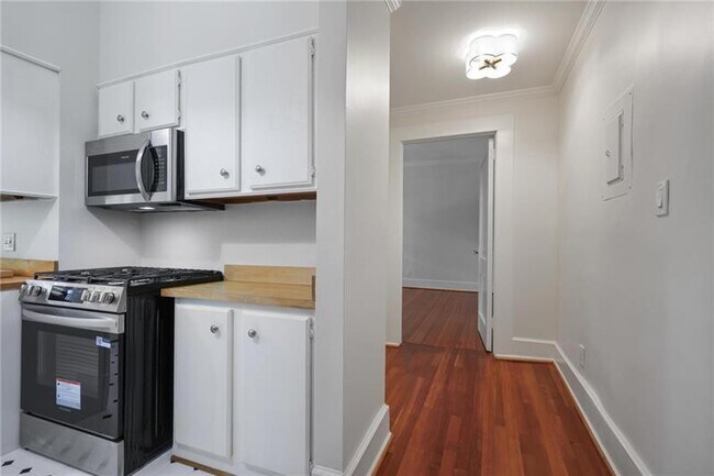 Building Photo - 1 S Prado NE