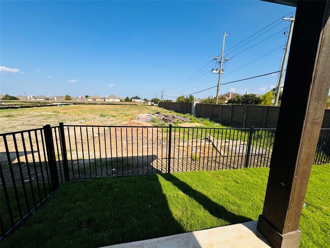 Building Photo - 2205 Cowbird Path