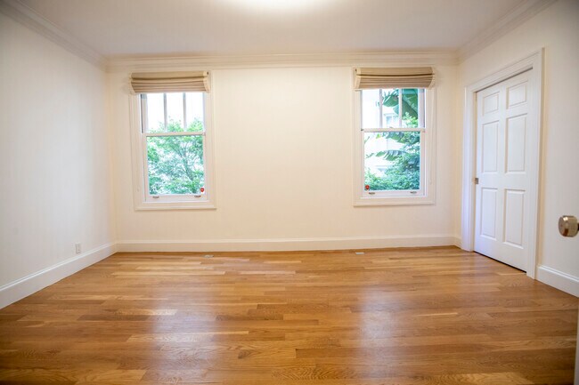 Building Photo - 1870 Jackson St