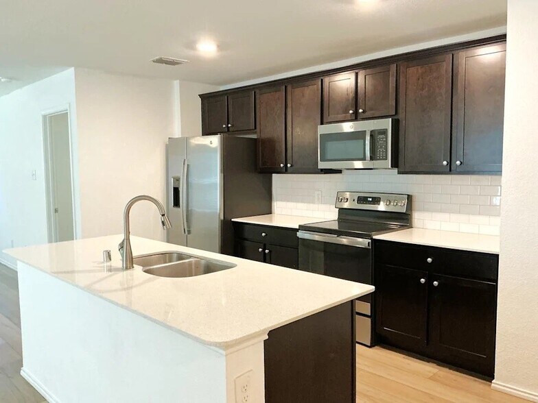 Building Photo - 10527 Sewell Cir