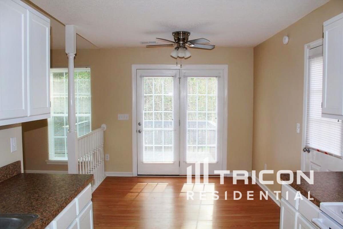 Building Photo - 223 Green Rose Rd