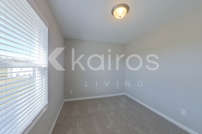 Building Photo - 862 Silent Barge Cv