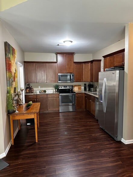 Building Photo - 122 Heyward Dr