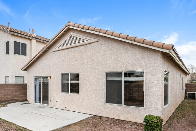 Building Photo - 1070 Warm Canyon Way