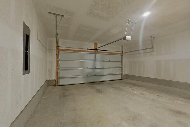 Building Photo - 128 Swallowtail Ln