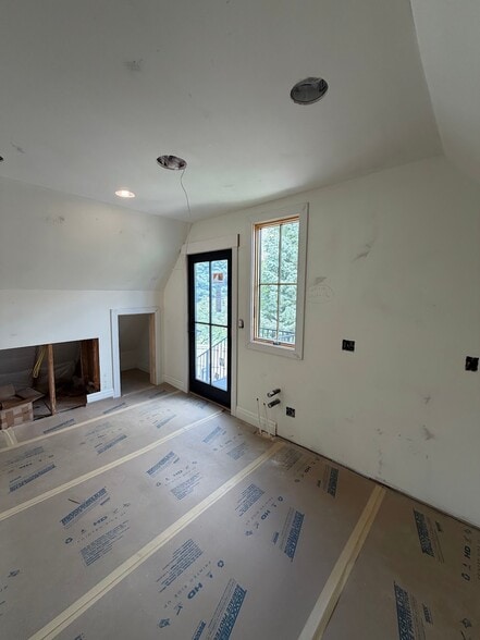 Building Photo - 398 E Watkins Cir