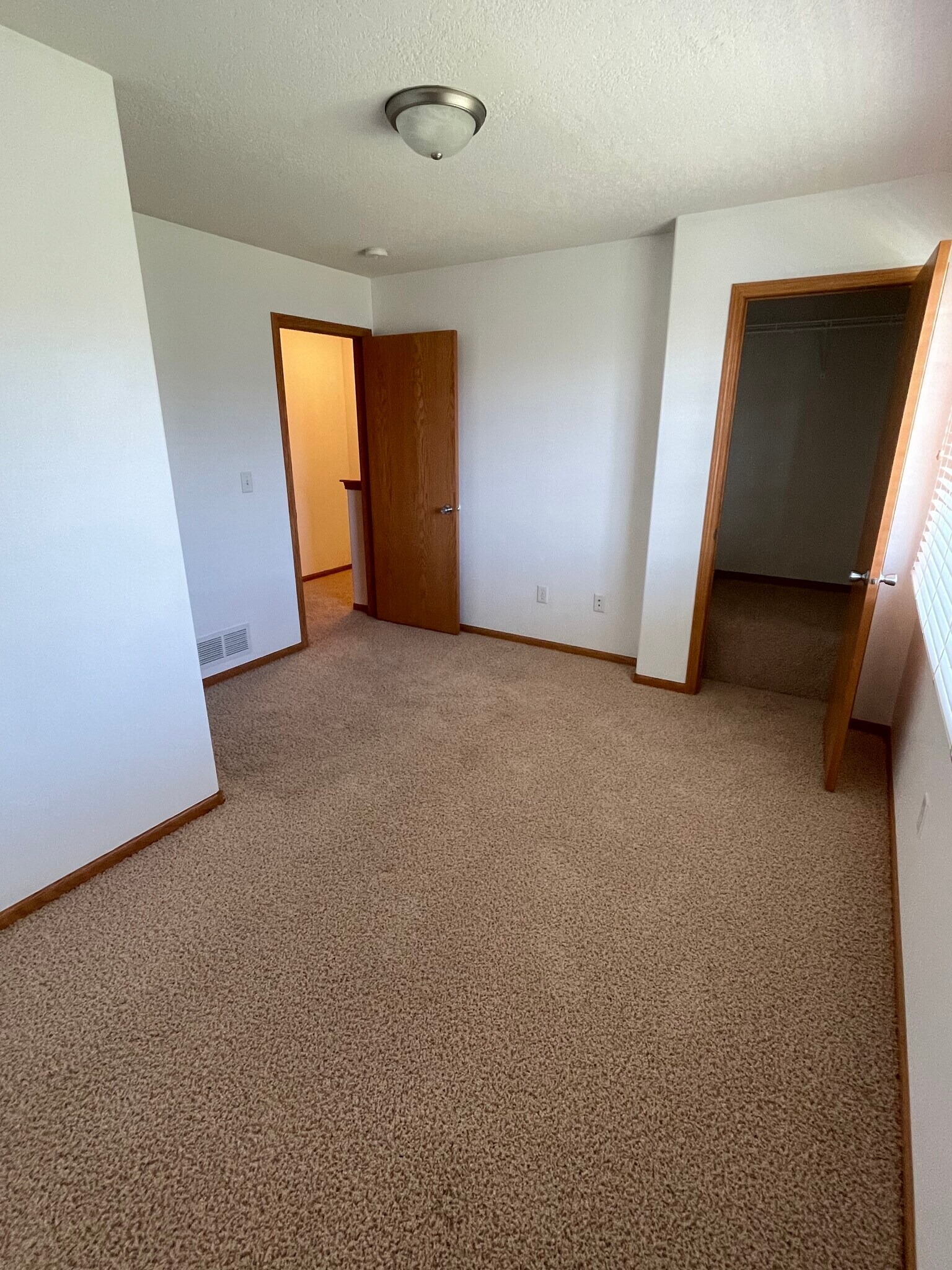 Second bedroom - 152 Alydar Dr