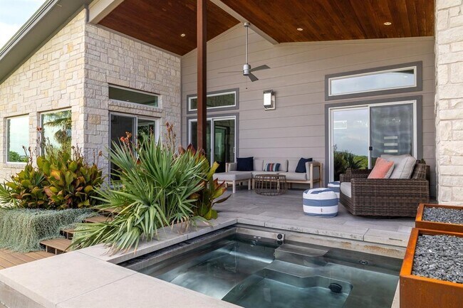 Building Photo - 3610 Crosswind Dr