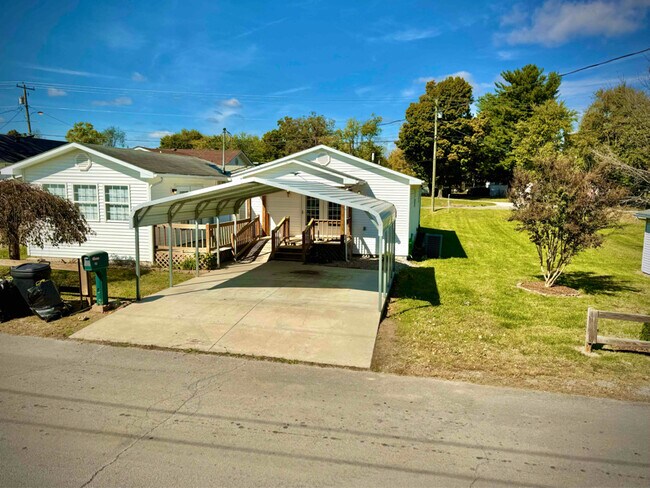 Building Photo - 73 Dan St