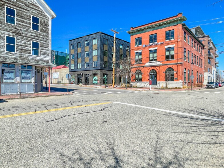 Building Photo - 5 India St