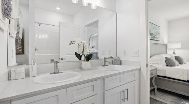 Building Photo - 31 Quaker Rdg Dr