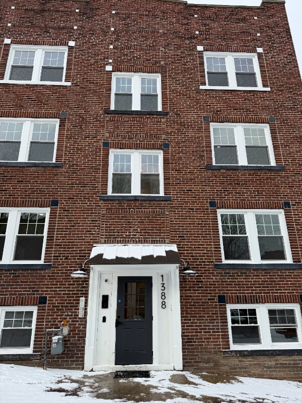 Building Photo - 1388 W 83rd St