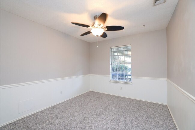 Building Photo - 9130 Kirkleigh Ln